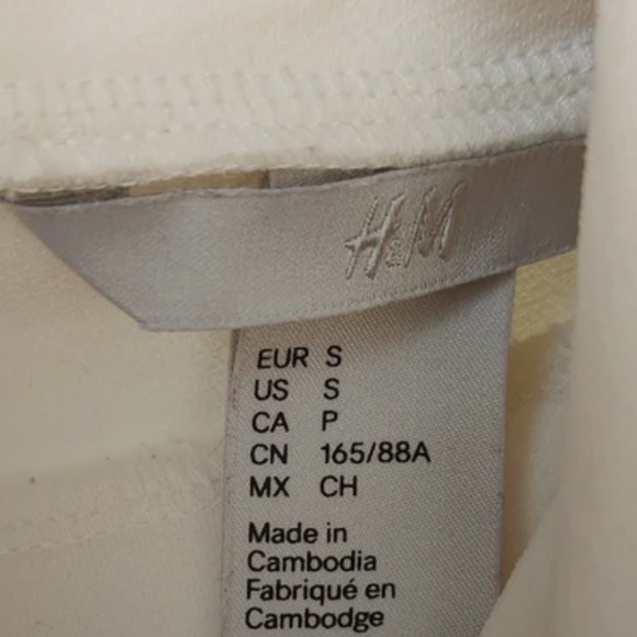 H&M- Button Down Top - Picture 4 of 4